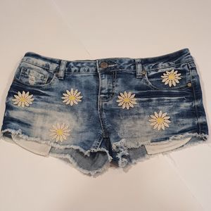 Women's  Size 9 Distressed Denim Cut Off Shorts  Daisies Festival Boho Coachella
